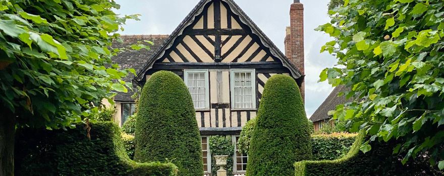 Wollerton Old Hall Garden