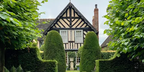 Wollerton Old Hall Garden