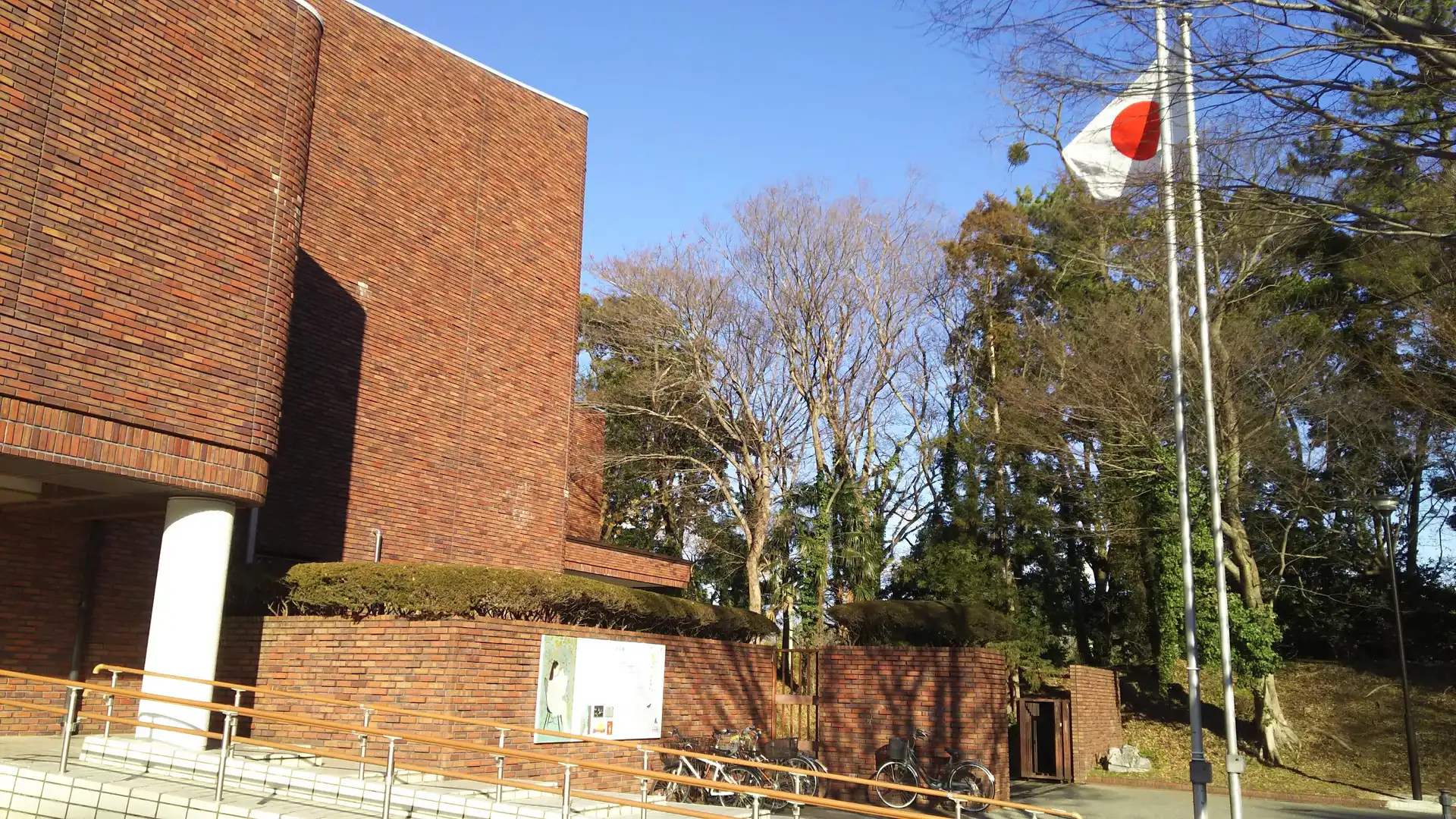 豊橋市美術博物館周辺のホテル