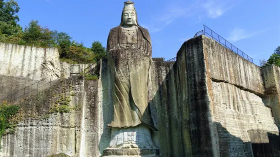 平和觀音石像