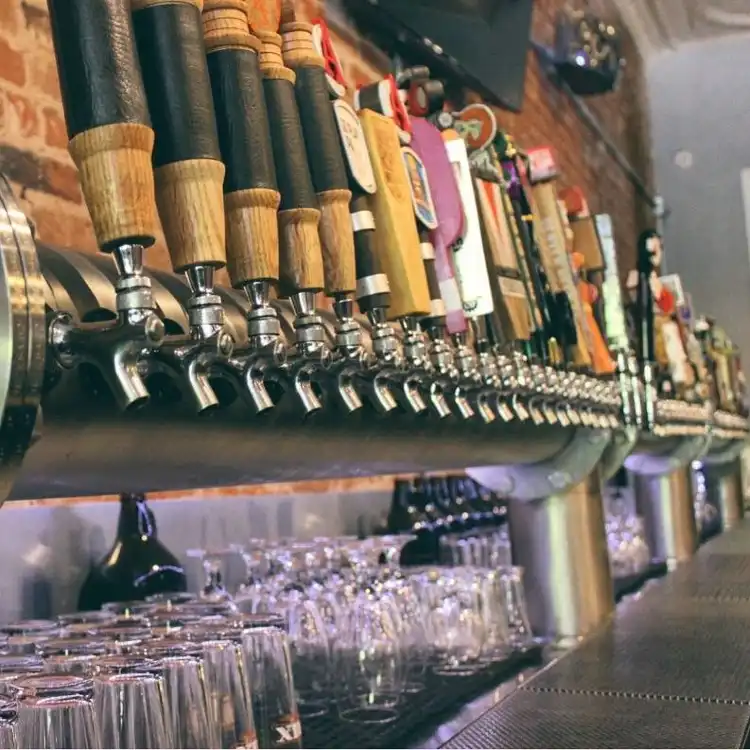 Hotels near °Brix Brewery & Taphouse