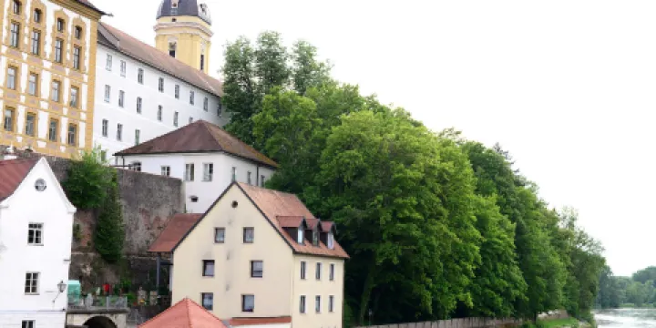 Ehem. Jesuitengymnasium mit Kongregationssaal