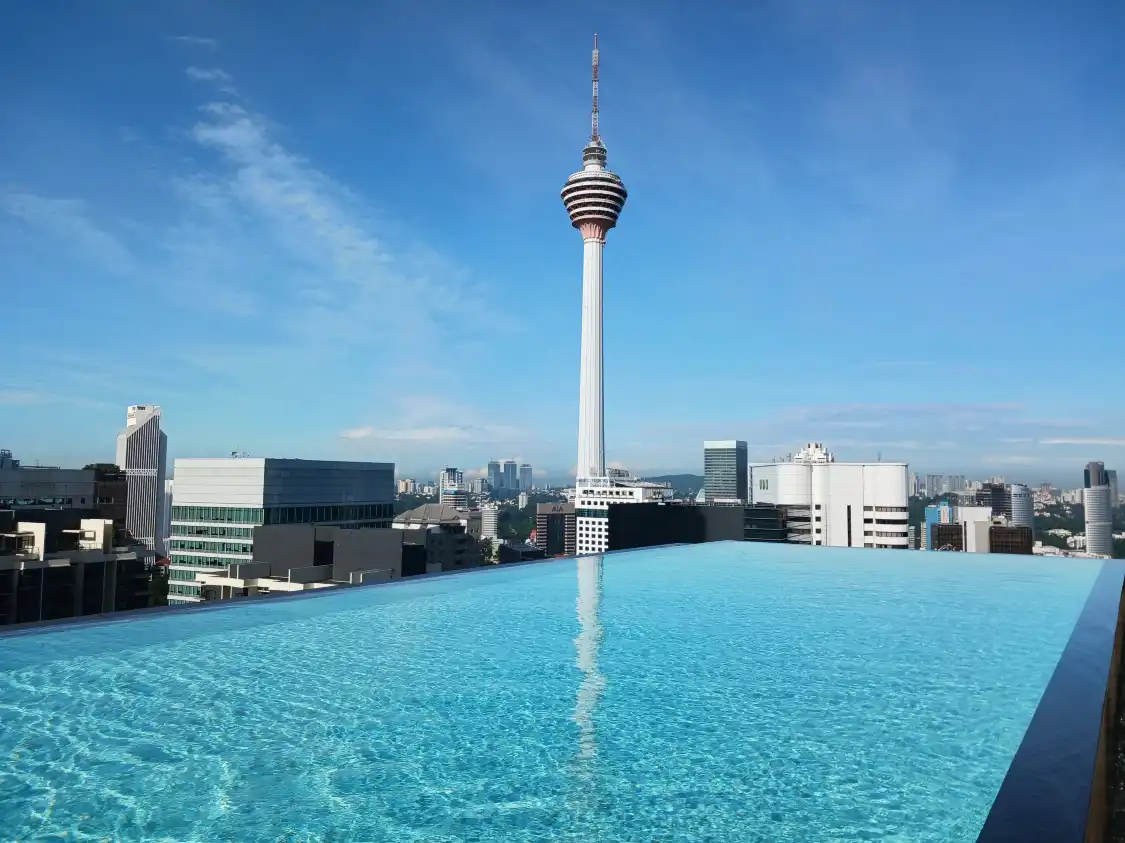 Equatorial Plaza 주변 호텔