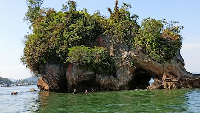 Penginapan pantai indah pandan kabupaten tapanuli tengah
