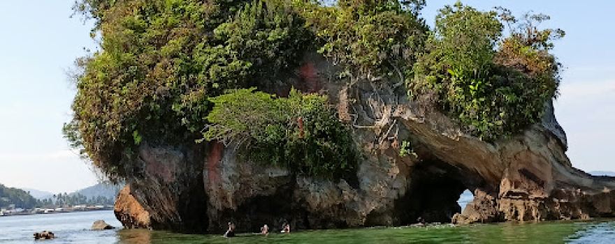 Penginapan pantai indah pandan kabupaten tapanuli tengah