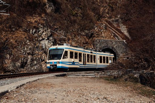 Compare 5 airports near Muralto