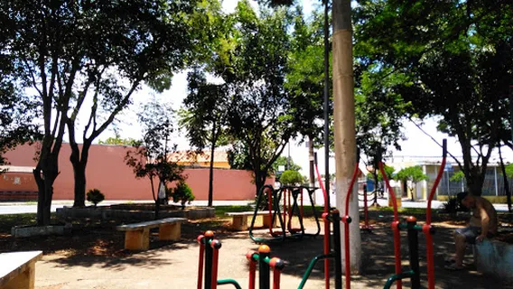 Praça Entrada Da Cidade.