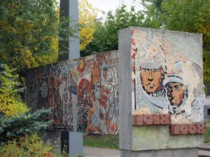 Ленинскому комсомолу