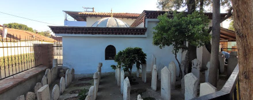 Şeyh İsa Camii ve Türbeleri