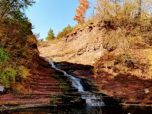 Oak Orchard Dam parking
