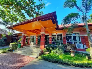 Eugenio's Garden Resort