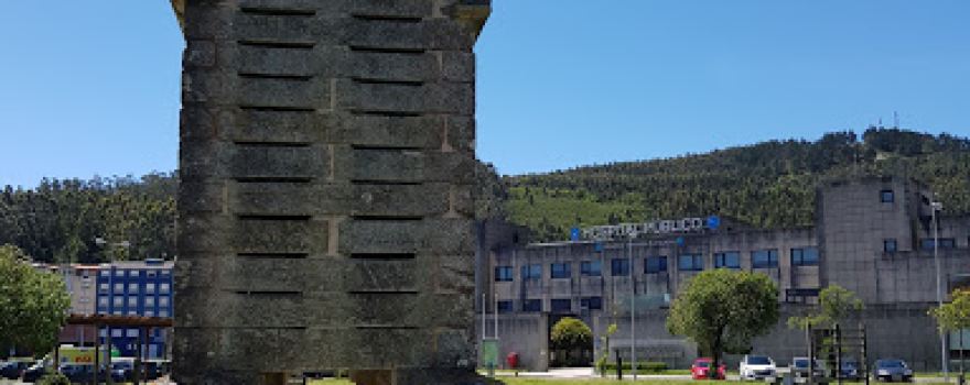 Monumento os defensores das liberdades.