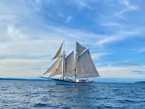 Traverse Tall Ship Company