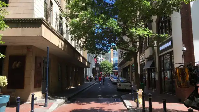 Hotel dekat ST.George's Mall