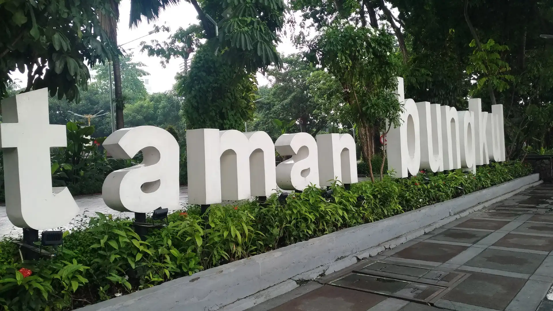 Hotels near Bungkul Park