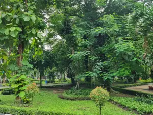 Taman Flora Bratang Surabaya