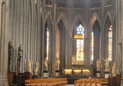 Mons