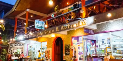 El Nido Boutique & Artcafe