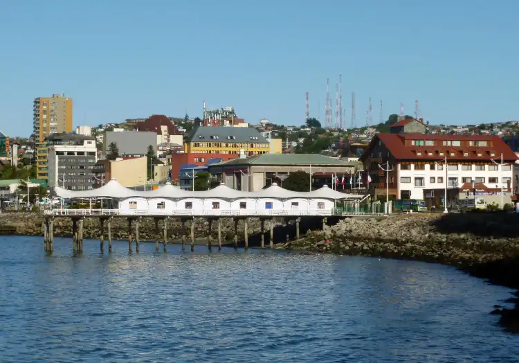 Hotels near Muelle de Paseo