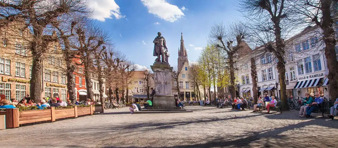 Hotel in zona Square and Statue of Simon Stevin