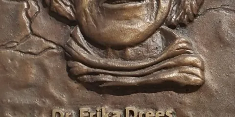 Gedenktafel fur Erika Drees und Hans-Peter Schmidt