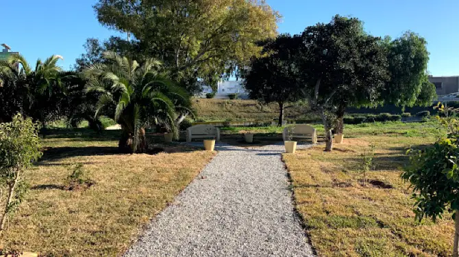 Park Menzah 1 at highway