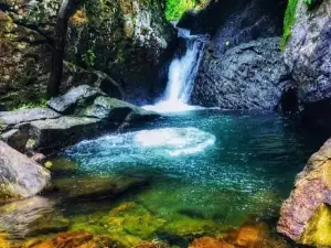 Polgampola Waterfall (Thambadola Ella)