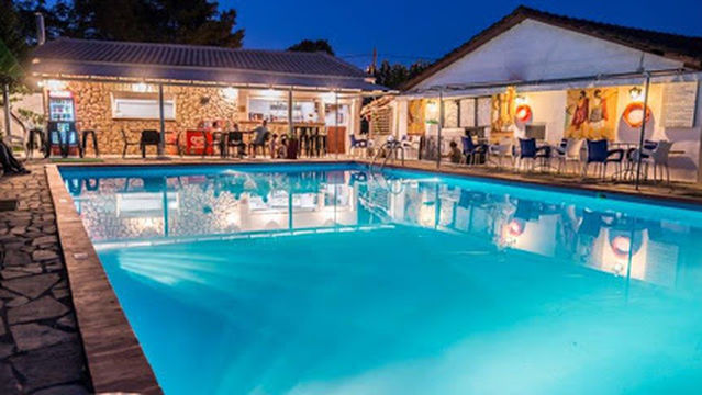 Kariotes Camping & Rooms