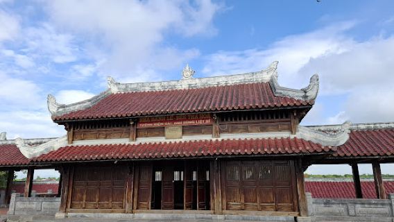 Bến Thả Hoa - Đền Tưởng Niệm Bờ Nam Thạch Hãn