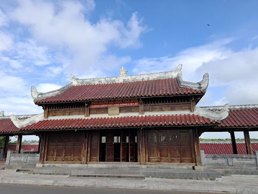 Bến Thả Hoa - Đền Tưởng Niệm Bờ Nam Thạch Hãn