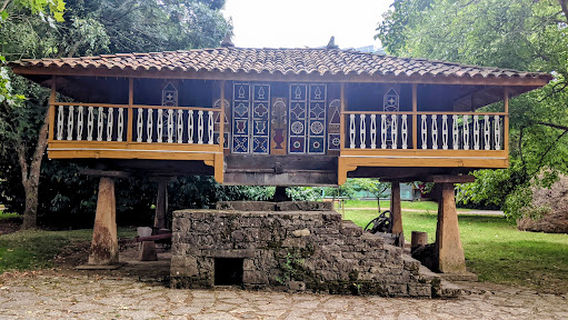 Palacio de Deportes de La Guía - Presidente Adolfo Suárez