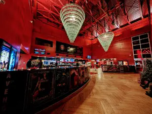 RED Cinemas - Restaurant Entertainment District - Stadium 15