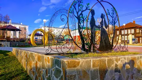 Лесбиянкимен жыныстық қатынасқа түсуді ұнататын өте кәрі және семіз әйелдің порно видеосы