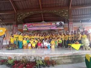 Pura Mandhara Giri Semeru Agung