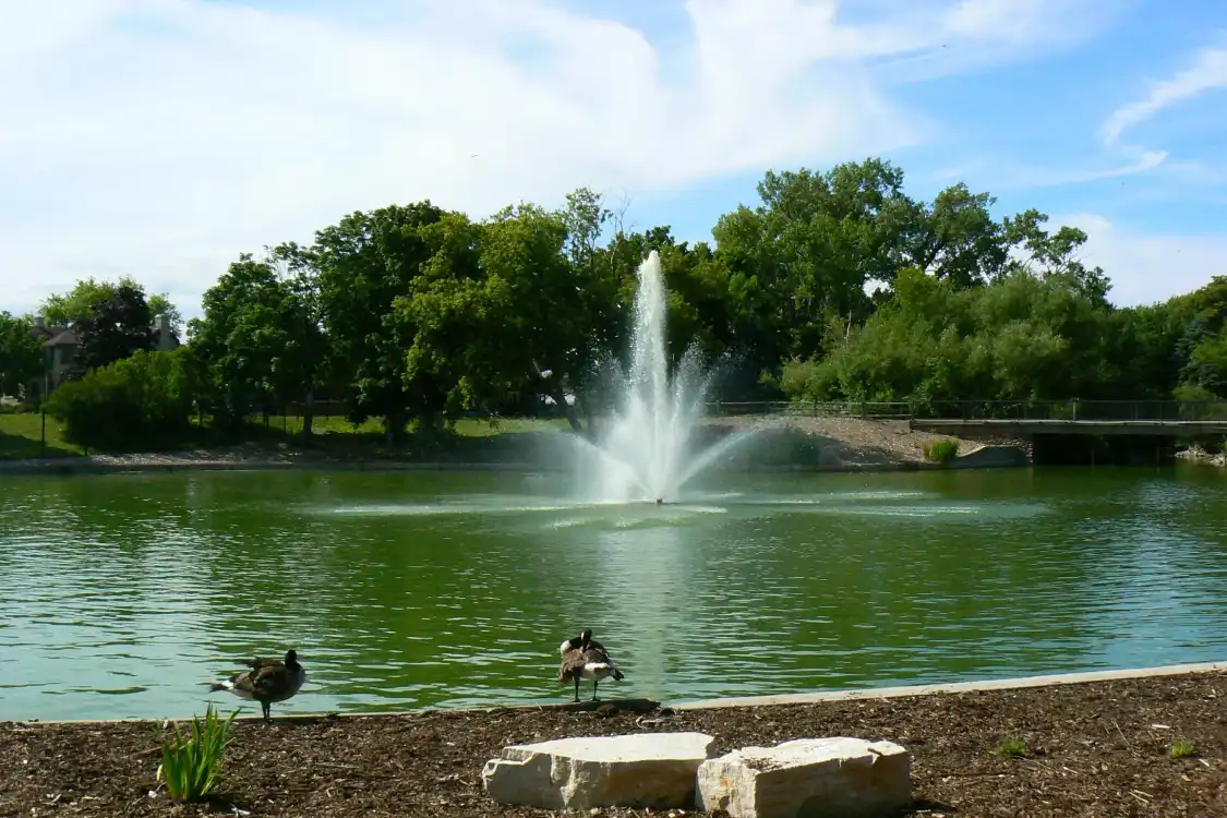 Hotels near Racine Zoo
