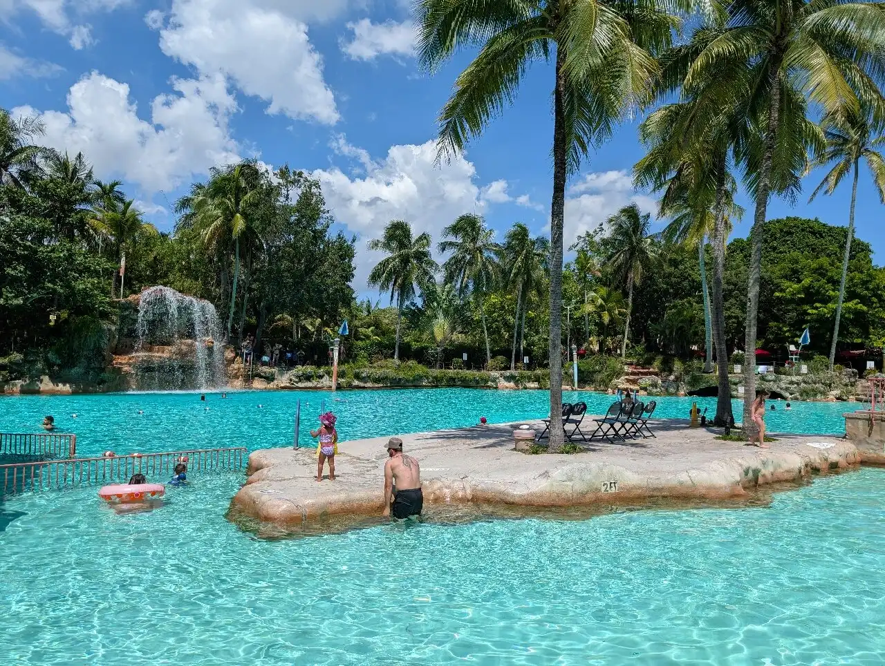 Hotels near Venetian Pool