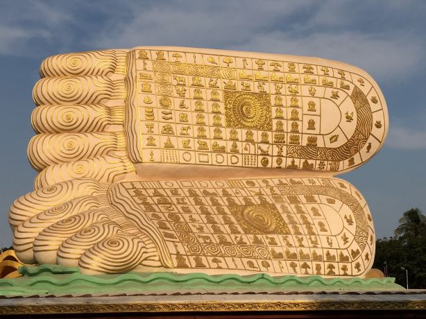 Mya Tha Lyaung Reclining Buddha