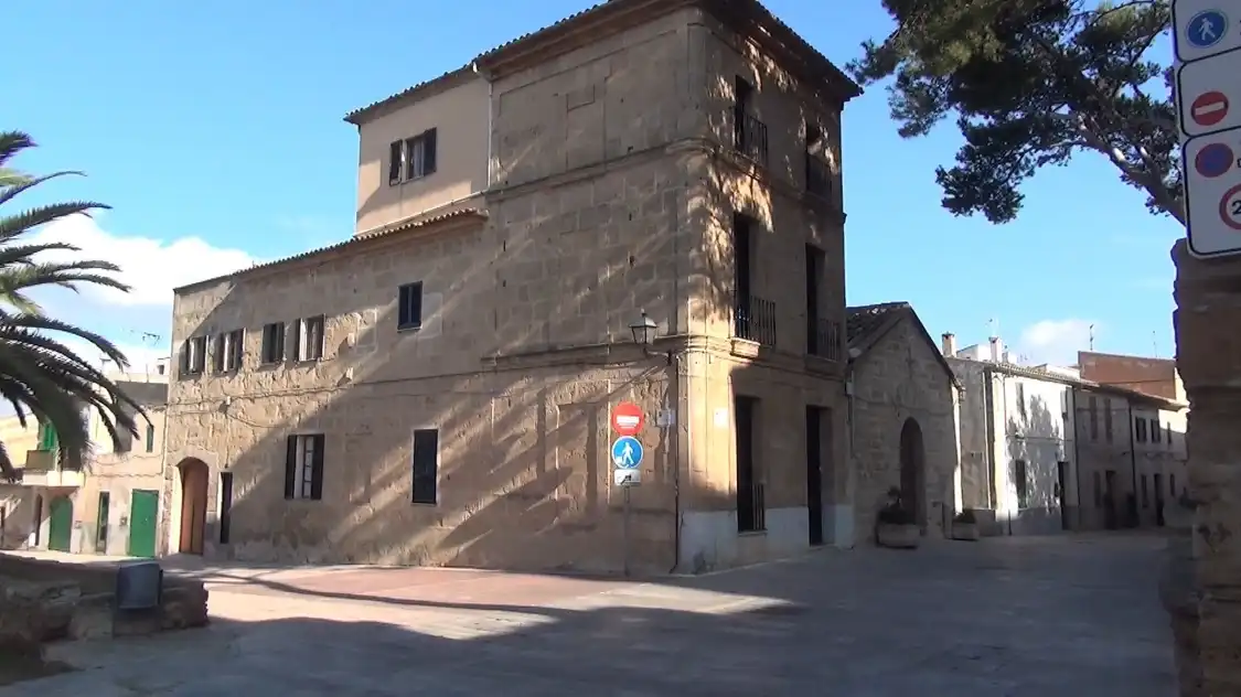 Hotels near Museu Monografic de Pollentia