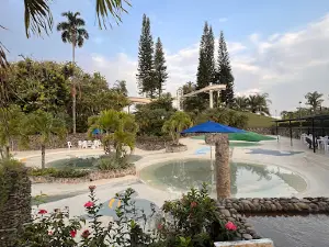 Lake House Resort Country Club