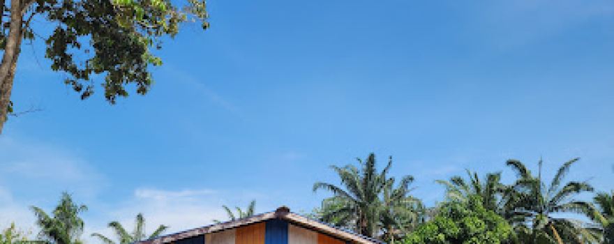 Wisata Rumah Dua Negara