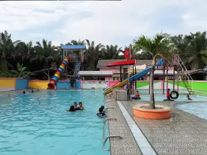 kolam renang hayunirmala