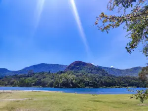 Lake Mapanuepe View Deck