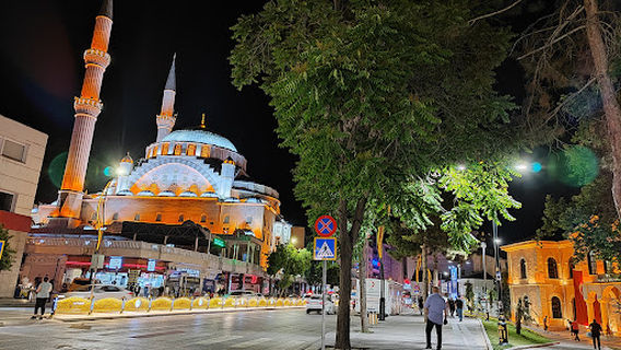 İzzet Paşa Camisi