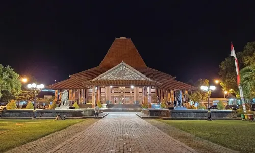 Aloon-Aloon Kabupaten Ponorogo