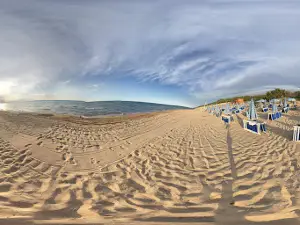Isola di Varano Beach
