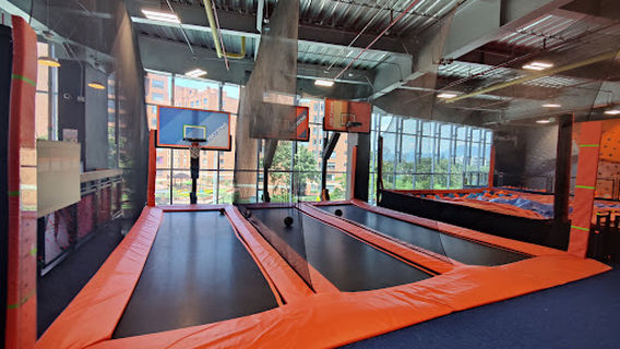 Sky Zone Trampoline Park - Plaza Claro