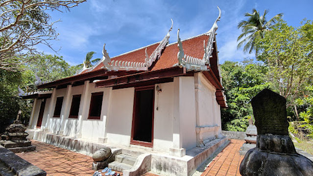Wat Phu Khao Noi