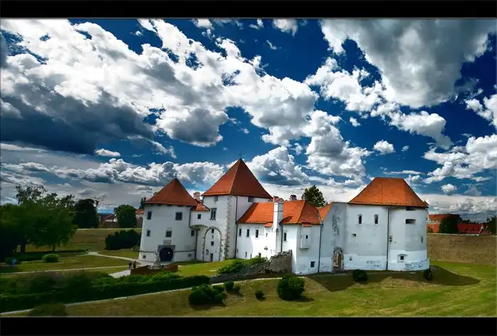Hotels near PAVETIĆ d.o.o.