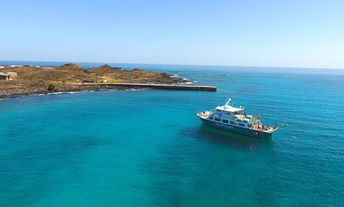 Hotels near Lobos Island