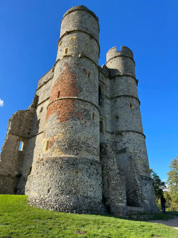 Hotels near Donnington Castle